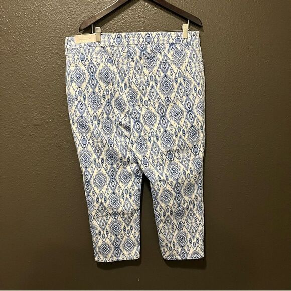 Chicos so Slimming Diamond-Print Girlfriend Crops 3 or XL - Picture 6 of 13